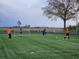 Training S.K.N.W.K. JO19-1 van donderdag 25 april 2024 (100/120)